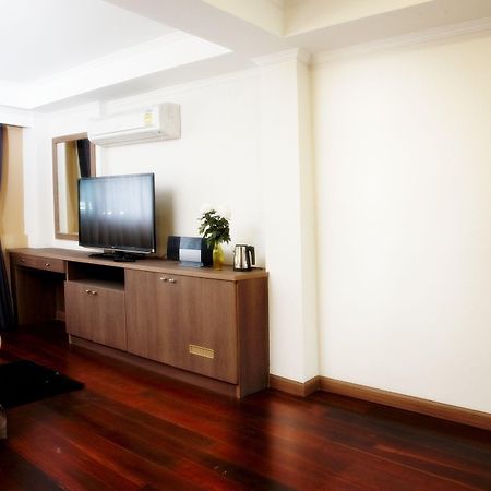 Poste 43 Residence Bangkok Bagian luar foto
